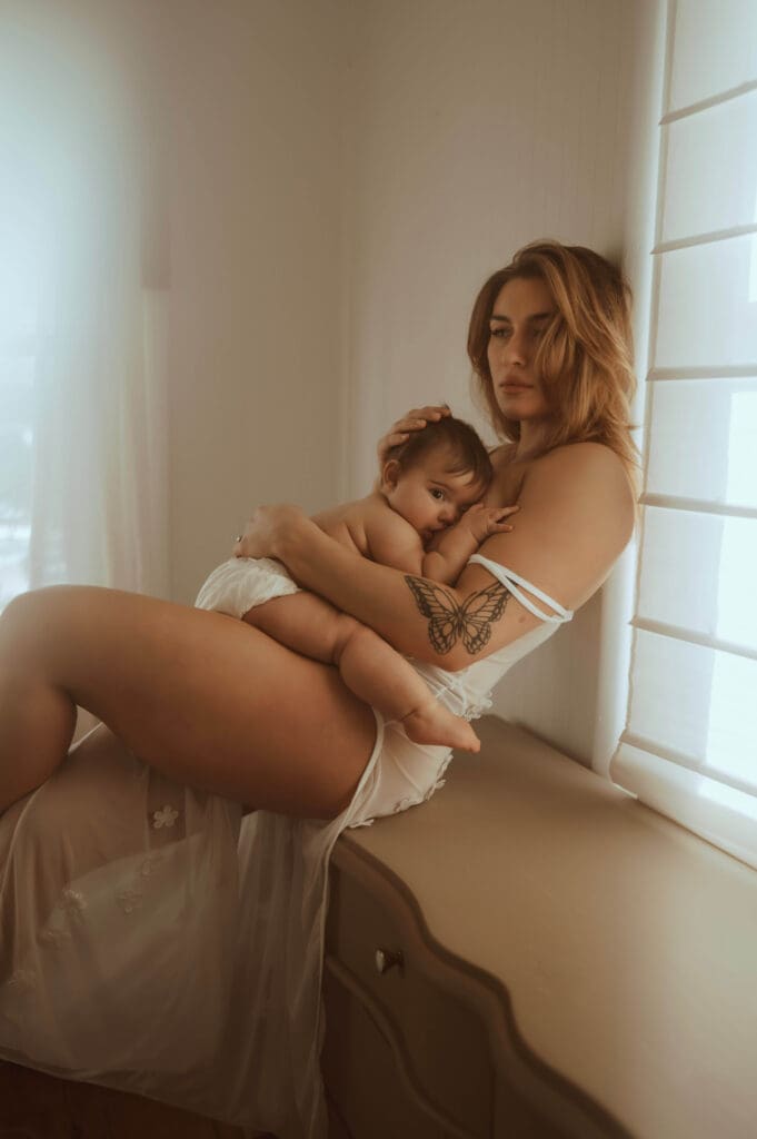 at home motherhood photoshoot